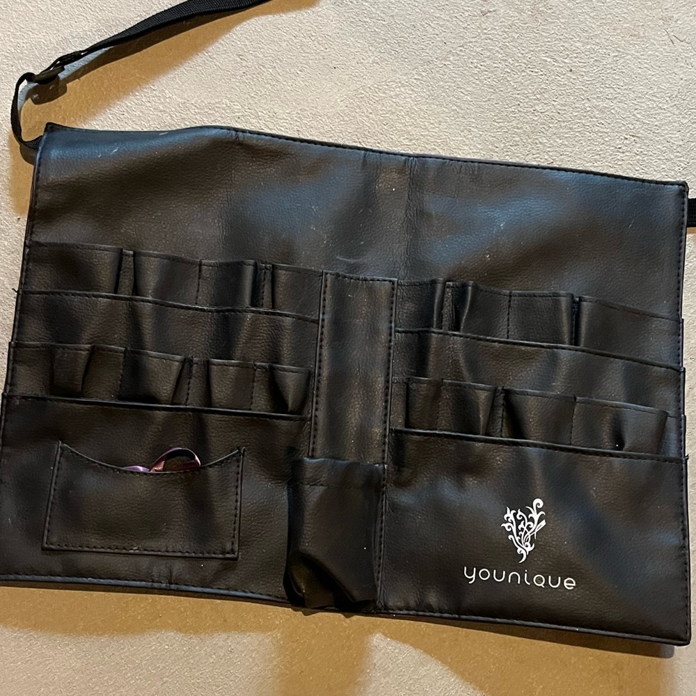 Younique brush case waist band